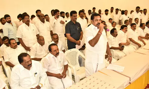 எட்டப்பன் வேலை செய்பவர்களுக்கு இந்த தேர்தல் ஒரு பாடமாக அமைய வேண்டும்- எடப்பாடி பழனிசாமி ஆவேசம்