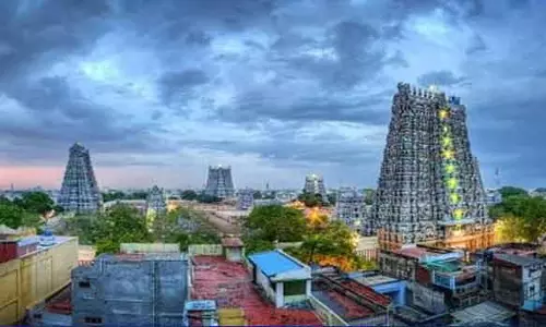 ஆக்கிரமிப்பு பிடியில் சிக்கித் தவிக்கும் மதுரை மாநகரம்