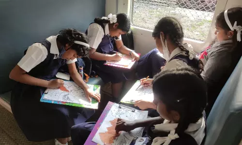 கோவை- மேட்டுப்பாளையம் வரை ஓடும் ரெயிலில் ஓவியப்போட்டி