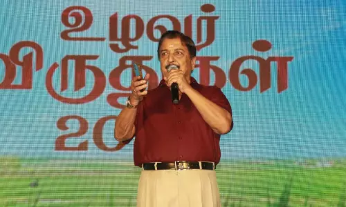 பெண்கள் தான் படைப்பு கடவுள்.. என் தாயும் மனைவியும் வணங்க வேண்டியவர்கள் - நடிகர் சிவகுமார்