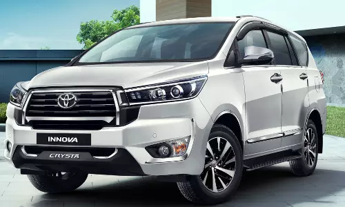 2023 இன்னோவா க்ரிஸ்டா டீசல் முன்பதிவு துவக்கம்