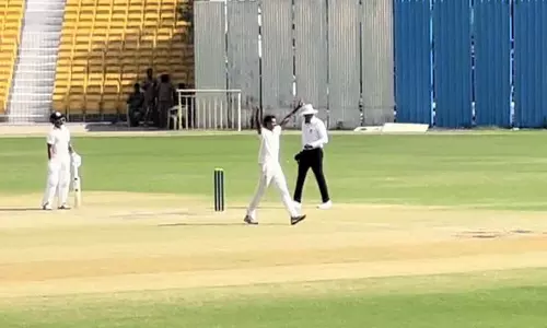 அஜித்ராம் 6 விக்கெட் எடுத்து அசத்தல் - சவுராஷ்டிரா அணியை வீழ்த்தியது தமிழ்நாடு