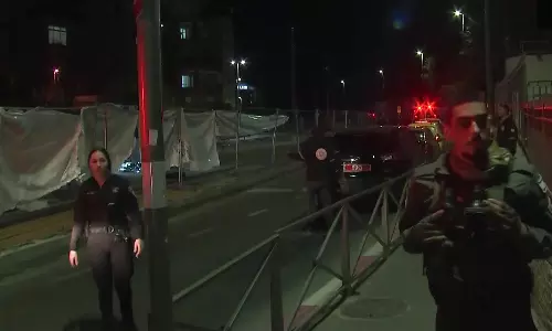 இஸ்ரேலில் மதவழிபாட்டு தலம் அருகே துப்பாக்கிச் சூடு - 7 பேர் பலி