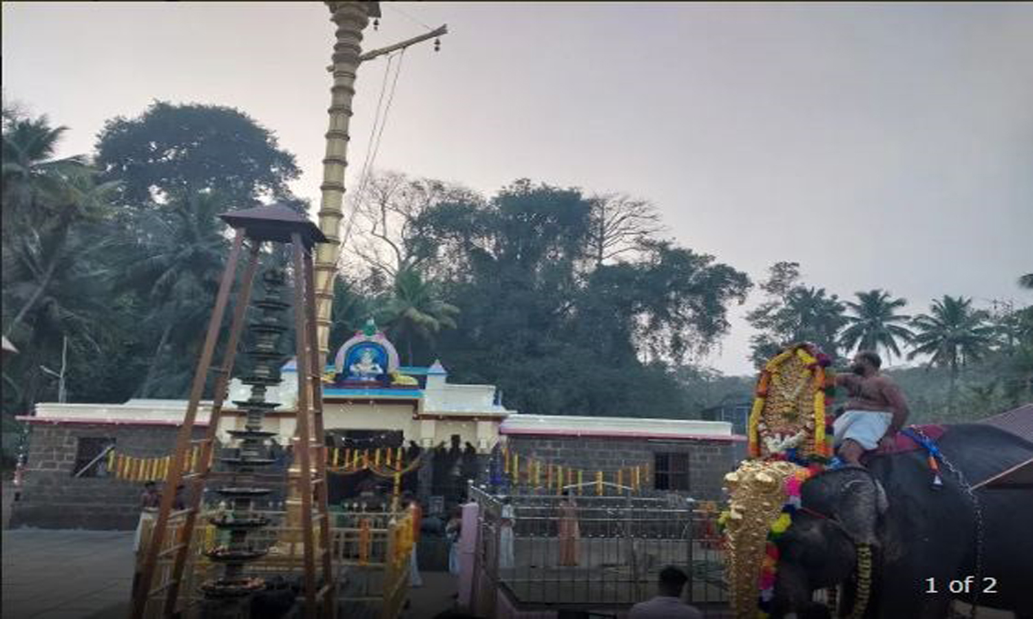 அச்சன்கோவில் ஐயப்பனுக்கு 2 டன் மலர்களால் புஷ்பாஞ்சலி Achankovil