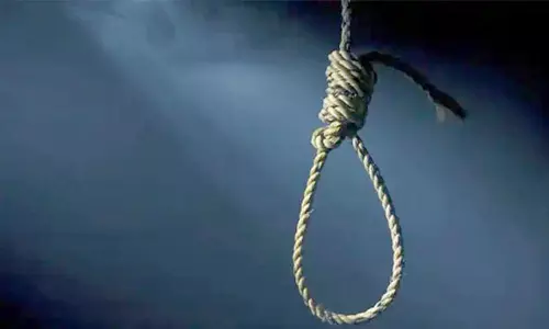 எலக்ட்ரீஷியன் தூக்கு போட்டு தற்கொலை