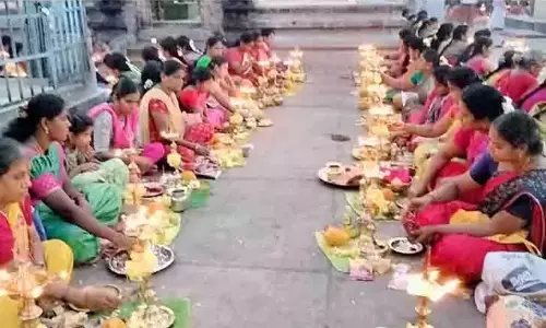 பெரம்பலூர் பிரம்மபுரீசுவரர் கோவிலில் திருவிளக்கு பூஜை