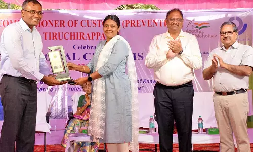 தூத்துக்குடி மாவட்டத்தில் கடத்தல் குற்றங்களை தடுத்த இன்ஸ்பெக்டருக்கு பாராட்டு