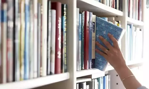 பாளை மத்தியச்சிறை கைதிகளுக்கு புத்தகம் வழங்க புதிய அறை திறப்பு - சிறை பெட்ரோல் பங்கில் தொடக்கம்