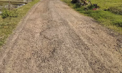 மேல்மலையனூர் அருகே பழம்பூண்டி-பறையந்தாங்கல் சாலை சீரமைக்கப்படுமா?  பொதுமக்கள் எதிர்பார்ப்பு