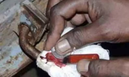 வாடகை செலுத்தாத கடைகளுக்கு நள்ளிரவில் சீல்