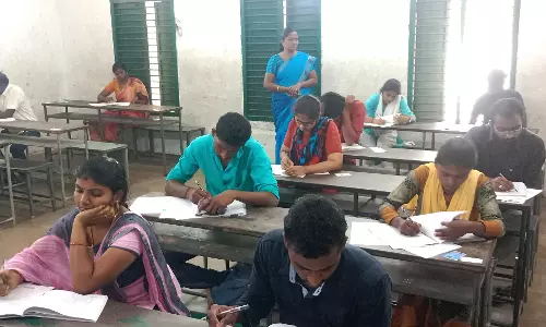 வேலூரில் 27 மையங்களில் டி.என்.பி.எஸ்.சி. குரூப் 3ஏ தேர்வு