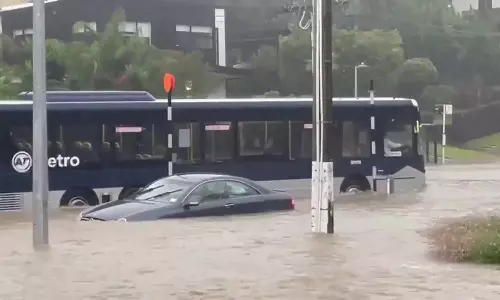 நியூசிலாந்தில் தொடர் கனமழை- வெள்ளப்பெருக்கு: 3 பேர் பலி