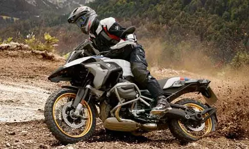 இந்தியாவில் இரு மோட்டார்சைக்கிள்களை ரிகால் செய்யும் பிஎம்டபிள்யூ