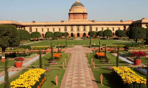 ஜனாதிபதி மாளிகையில் உள்ள முகலாய தோட்டத்தை அம்ரித் உதயன் என்று பெயர் மாற்றம் செய்த மத்திய அரசு