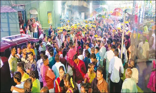 முனியாண்டி சுவாமி கோவில் திருவிழா: ஆயிரக்கணக்கான பக்தர்களுக்கு பிரியாணி விருந்து