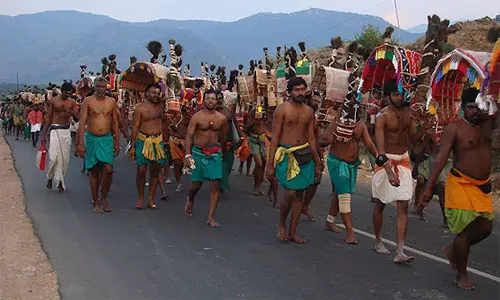 தைப்பூச திருவிழா இன்று தொடக்கம்: பழனிக்கு படையெடுக்கும் பாதயாத்திரை பக்தர்கள்