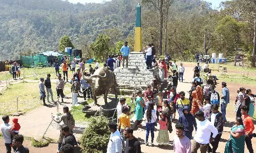 இதமான சீதோசனம் தொடர் விடுமுறையால் கொடைக்கானலில் குவிந்த சுற்றுலா பயணிகள்