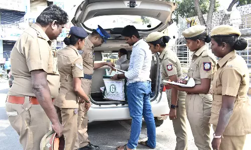 ஈரோடு இடைத்தேர்தல்- 35 இடங்களில் போலீசார் தீவிர வாகன சோதனை