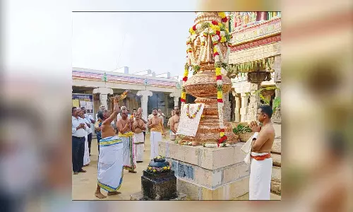மொண்டிபாளையம் வெங்கடேச பெருமாள் கோவில் தேரோட்ட திருவிழா கொடியேற்றத்துடன் தொடங்கியது