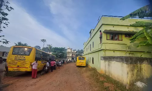 களியக்காவிளை அருகே நர்சிங் கல்லூரி விடுதியில் மாணவர் தூக்குபோட்டு தற்கொலை