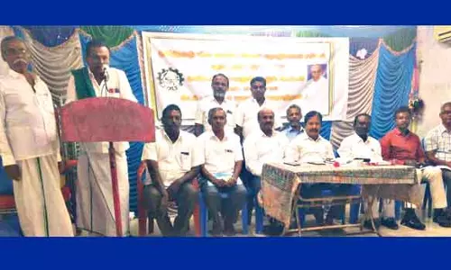 மின்வாரிய தொழிலாளர்கள் கூட்டம்