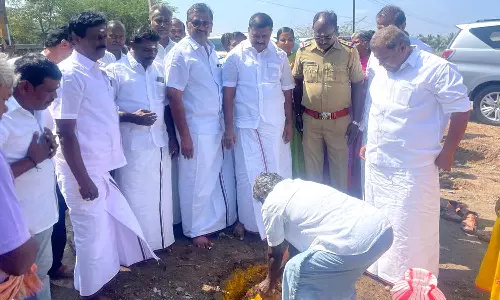 விளாத்திகுளம் அருகே நீர்த்தேக்க தொட்டி கட்டும் பணிக்கு பூமிபூஜை- மார்க்கண்டேயன் எம்.எல்.ஏ. தொடங்கி வைத்தார்