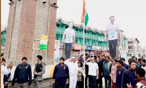 காஷ்மீரின் லால் சவுக்கில் தேசியக் கொடி ஏற்றிய ராகுல் காந்தி