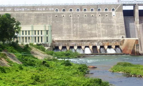 பவானிசாகர் அணையின் நீர்மட்டம் 99 அடியாக குறைந்தது