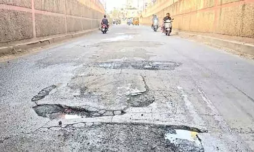 வில்லிவாக்கம் சுரங்கப்பாதையில் உயிருக்கு ஆபத்தான குழிகளால் தினமும் வாகன ஓட்டிகள் அவதி