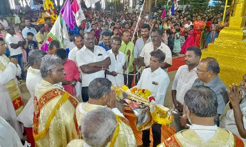 வள்ளியூர் அருகே புனித செபஸ்தியார் ஆலய திருவிழா கொடியேற்றத்துடன் தொடங்கியது