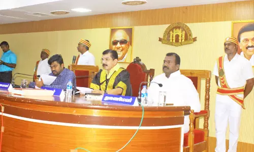 நெல்லை மாநகராட்சி கூட்டத்தில் தி.மு.க. கவுன்சிலர்கள் இடையே வாக்குவாதம்