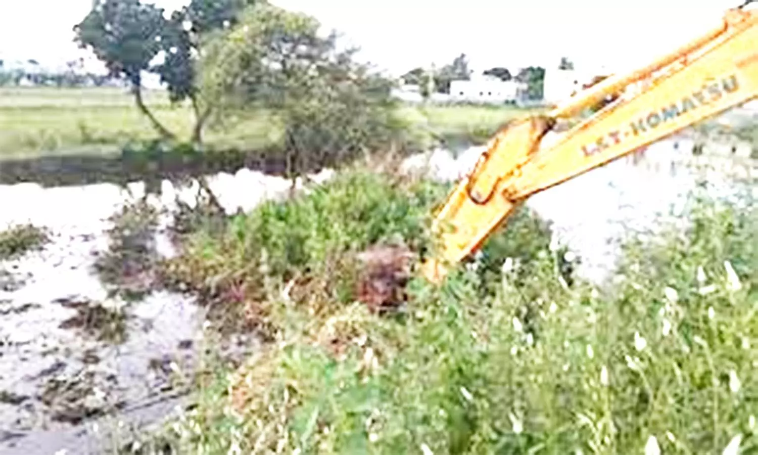 ஏரி, கால்வாய் ஆக்கிரமிப்பை அகற்றவேண்டும் ஏரி, கால்வாய் ஆக்கிரமிப்பை அகற்றவேண்டும்