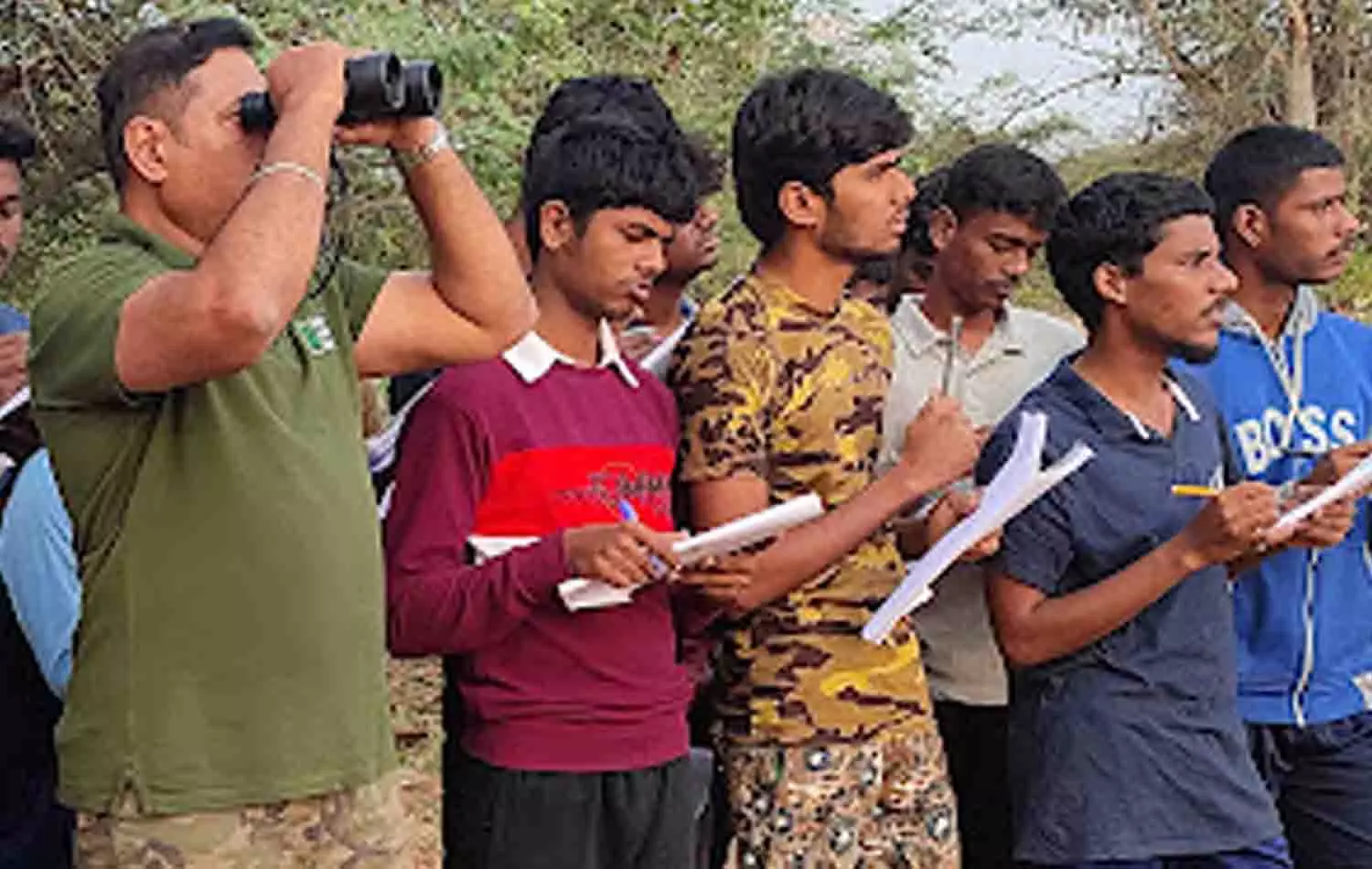 பறவைகளை கணக்கெடுக்கும் கல்லூரி மாணவர்கள் - 29 வகையான பறவைகளை கண்டறிந்தனர் பறவைகளை கணக்கெடுக்கும் கல்லூரி மாணவர்கள் - 29 வகையான பறவைகளை கண்டறிந்தனர்