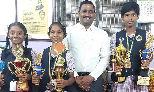 முத்துரத்தினம் அரங்கம் பள்ளி மாணவிகள் சாதனை