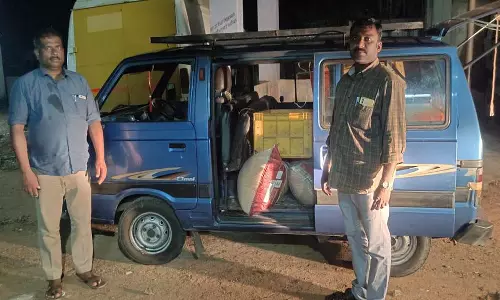 தக்கலை அருகே மீன் பெட்டியில் மறைத்து 500 கிலோ ரேசன் அரிசி கடத்தல்