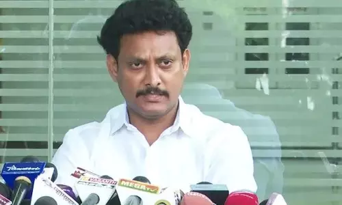 பள்ளியில் படிப்பை தவிர மாணவர்களை வேறு வேலையில் ஈடுபடுத்தினால் கடும் நடவடிக்கை- அமைச்சர் அன்பில்மகேஷ் எச்சரிக்கை