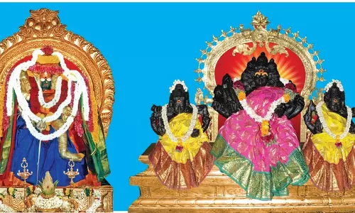 கடையம் பத்திரகாளி அம்மன்-முப்புடாதி அம்மன் கோவில் கொடைவிழா - இன்று காலை பால்குட ஊர்வலம் நடந்தது