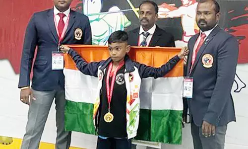 சிலம்பாட்ட போட்டி: திருமங்கலம் மாணவருக்கு பாராட்டு