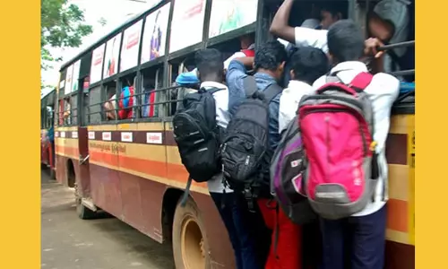 உரிய நேரத்தில் அரசு பஸ்கள் இயக்காததால் மாணவ-மாணவிகள் கடும் அவதி