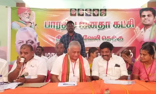நான்கு வழிச்சாலையில் உள்ள  சுங்கச்சாவடியில் இருந்து 20 கிலோமீட்டர்  சுற்றளவில் உள்ளவர்களுக்கு கட்டணம் ரத்து - மத்திய இணை அமைச்சர் வி.கே.சிங் தகவல்