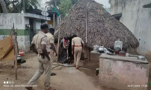 பண்ருட்டி ரவுடி வீடுகளில் போலீசார் திடீர் சோதனை