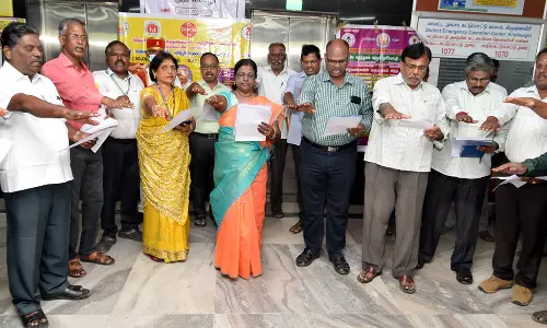 தீண்டாமை ஒழிப்பு தின உறுதிமொழி ஏற்பு