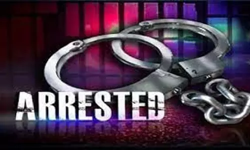 மது விற்பனை செய்த 4 பேர் கைது