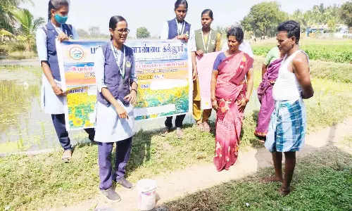 காய்கறி செடிகளுக்கு இயற்கை கரைசல் பயன்படுத்துவது குறித்து விவசாயிகளிடம் விழிப்புணர்வு