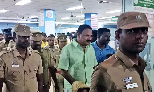 சாதி பெயரை சொல்லி மிரட்டல்- கைதான தி.மு.க. ஒன்றிய செயலாளர் ஜெயிலில் அடைப்பு