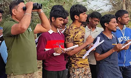 பறவைகளை கணக்கெடுக்கும் கல்லூரி மாணவர்கள் - 29 வகையான பறவைகளை கண்டறிந்தனர்