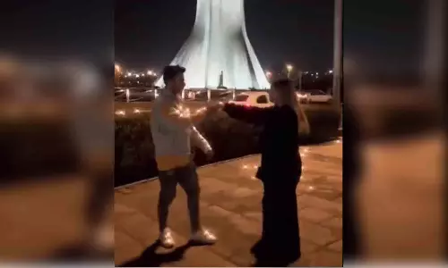 ஈரானில் பொது இடத்தில் நடனம் ஆடிய ஜோடிக்கு சிறைத்தண்டனை