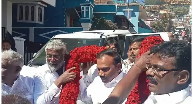 ஊட்டி 7-வது வார்டில் உயர் கோபுர மின் விளக்கு ஊட்டி 7-வது வார்டில் உயர் கோபுர மின் விளக்கு