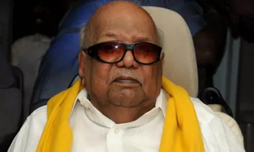 மெரினா கடற்கரை நினைவிடத்தில் கருணாநிதி அருங்காட்சியகம் சுரங்க அறையுடன் உருவாகிறது