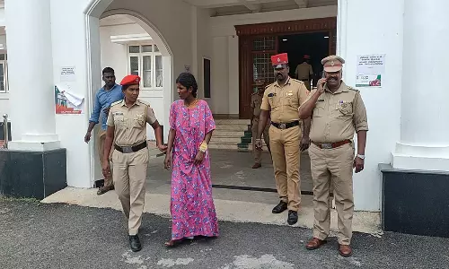 காரைக்கால் அருகே பயங்கரம் பால் கேட்டு அழுத பச்சிளம்குழந்தையை கொன்ற தாய் கைது